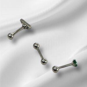 Free 🆕Claire's Single Ear Piercings Set